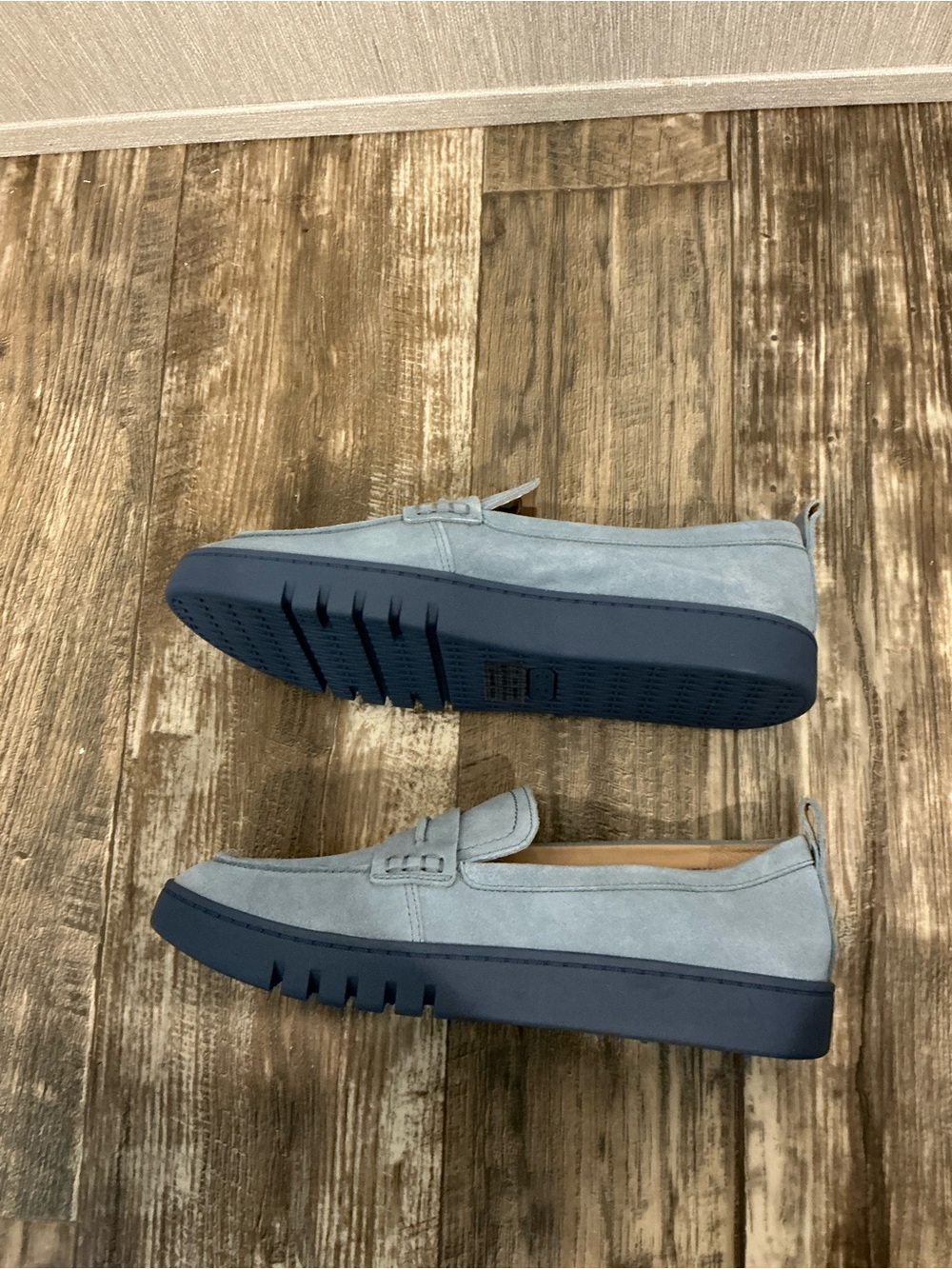 Vionic Women’s Light Blue Suede Penny Loafers Size 9 - Picture 10 of 16